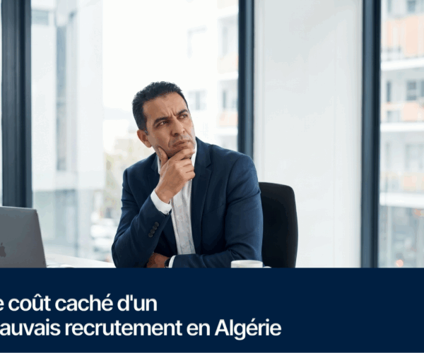un employeur dans un bureau